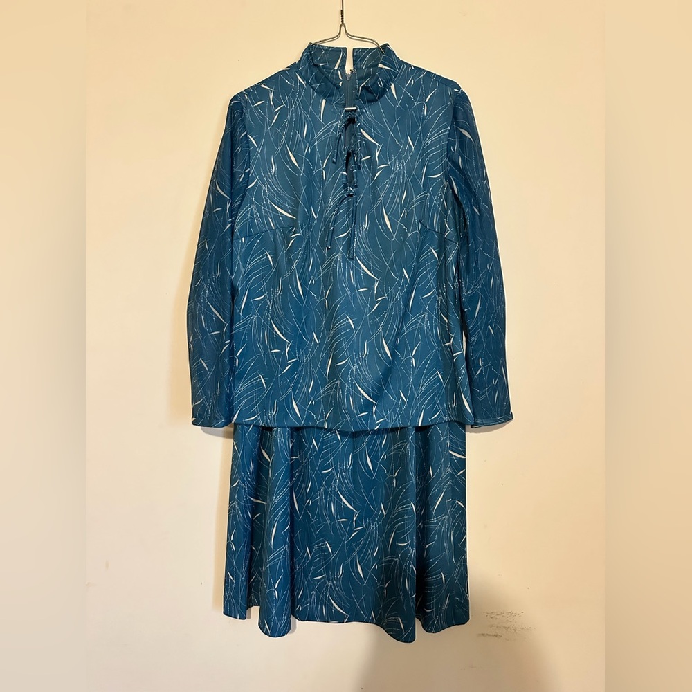 Vintage Three R’s Blue Patterned Long Sleeve Skirt Set size 16 1/2